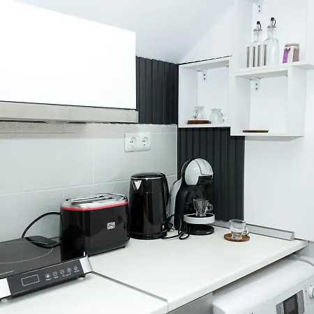 Apartment The Purplish 2-bd In Center